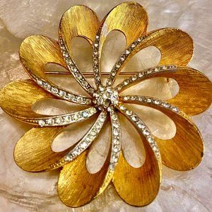 Vintage 1950s  Brushed Gold and Rhinestone Floral Open Work Brooch